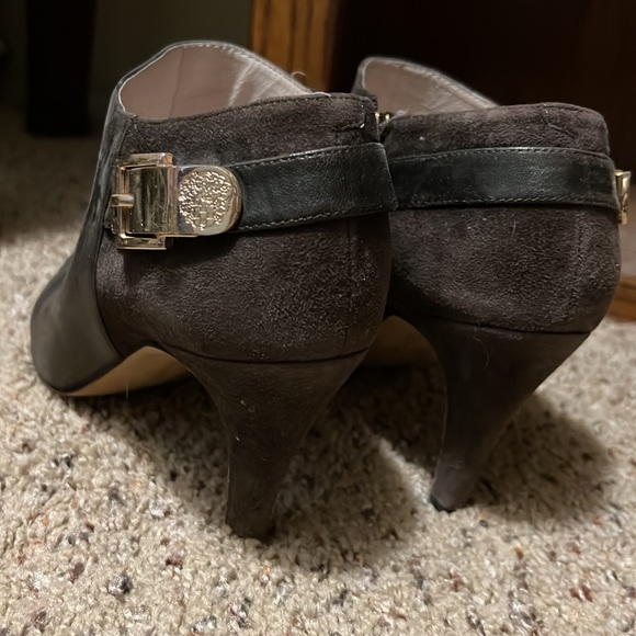 Brown leather booties - Picture 2 of 5